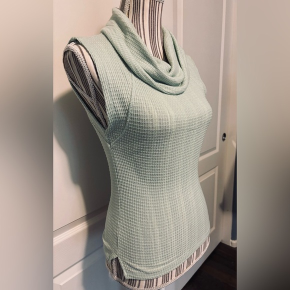 NWT Free People Intimately Cowl Up Cap Sleeve Cami, color Sky/Ciel (Mint), Sz M - Picture 2 of 8